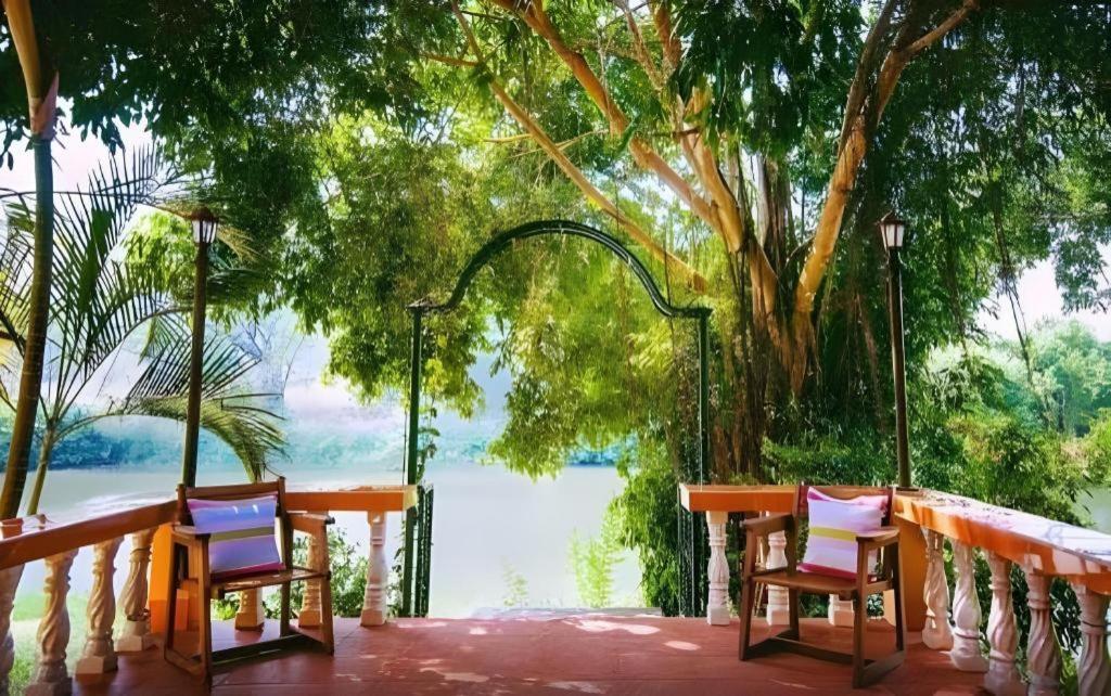 Natural Park Resort De Wang Thong Phitsanulok Exterior foto