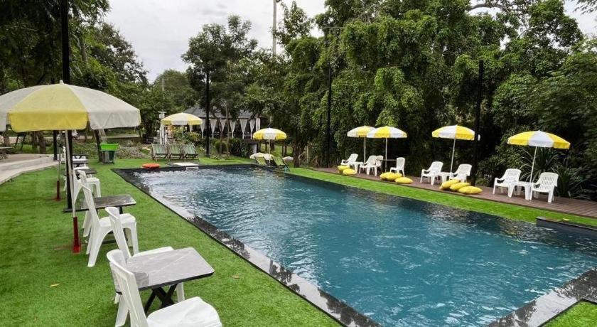 Natural Park Resort De Wang Thong Phitsanulok Exterior foto