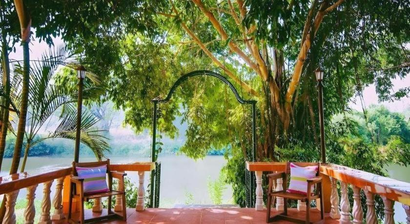 Natural Park Resort De Wang Thong Phitsanulok Exterior foto